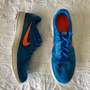 NEW Nike LunarRacer Tennis Shoes